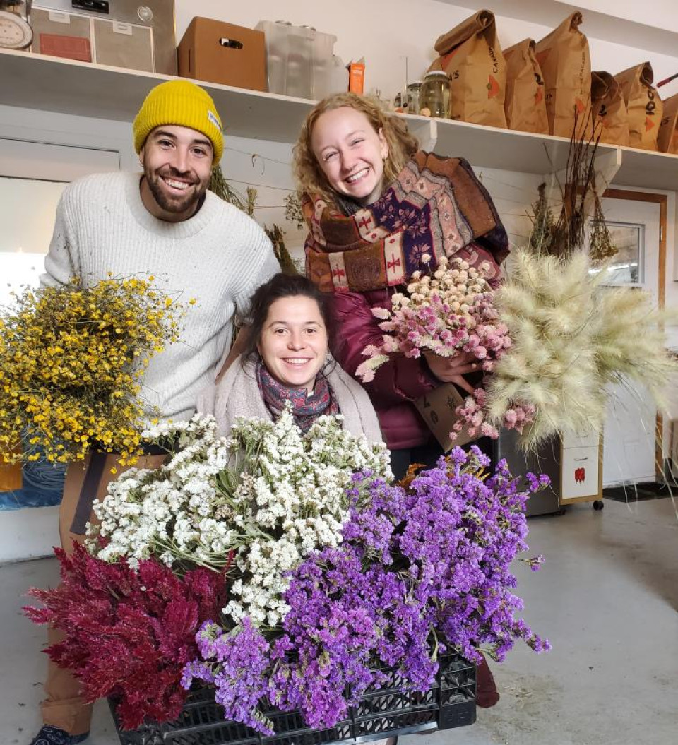 collaboration entre les Sécheurs-cueilleurs et l'artiste fleuriste Mélina Doupras-Rossier